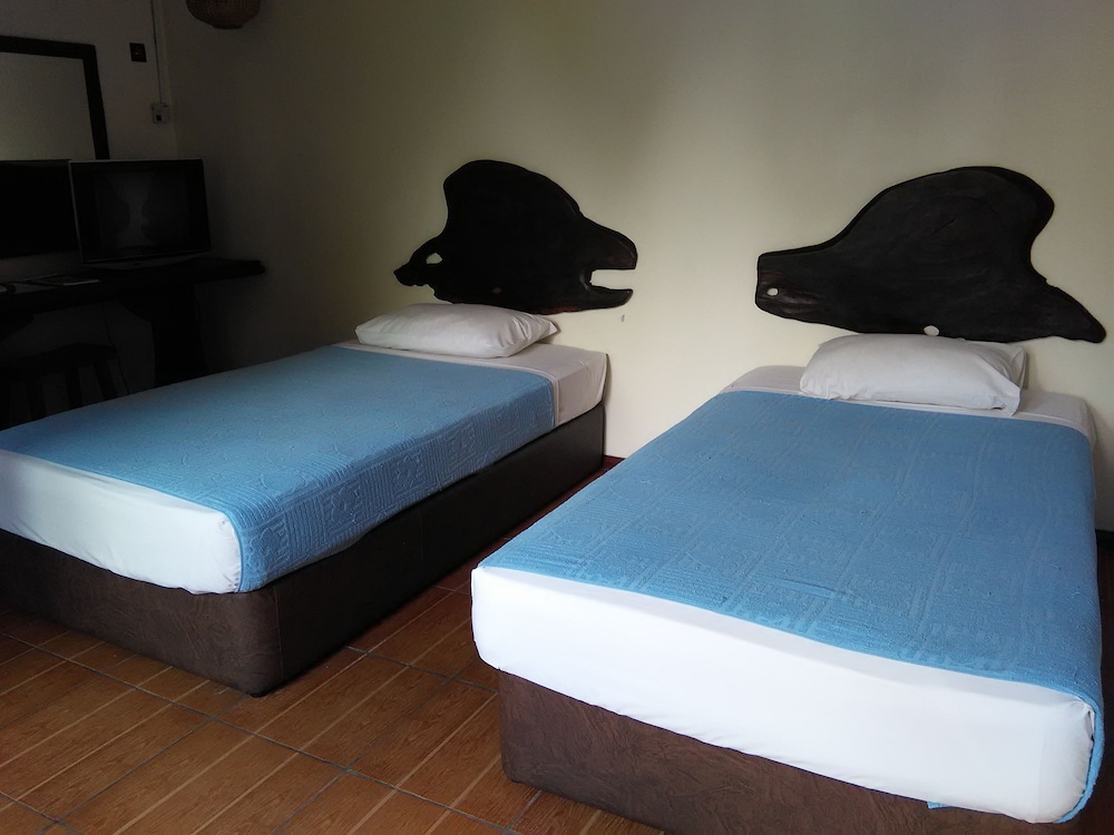 ROOM, TRIPLE