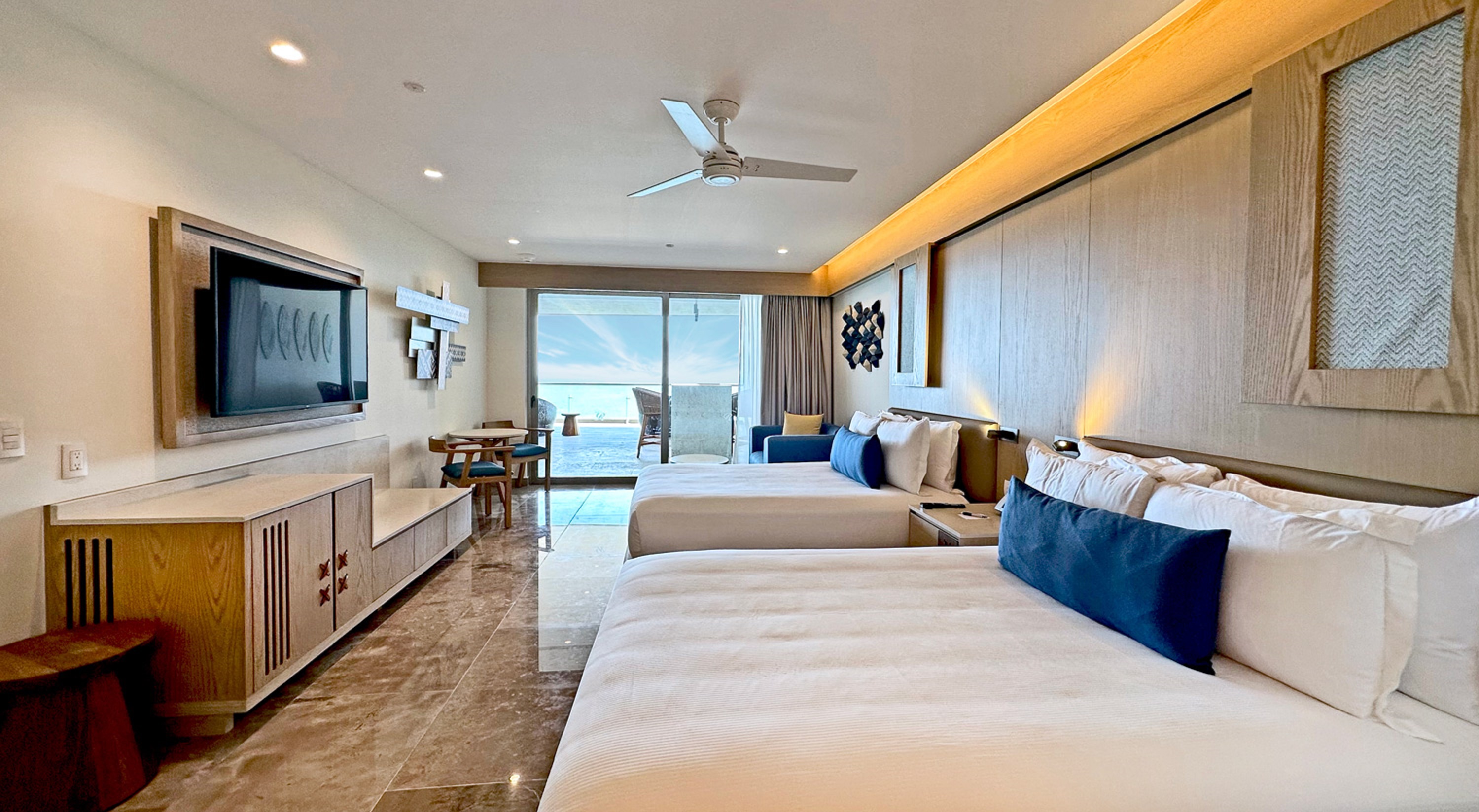 2 Bedrooms, Diamond Club, Chairman, Luxury, Suite, Ocean Front