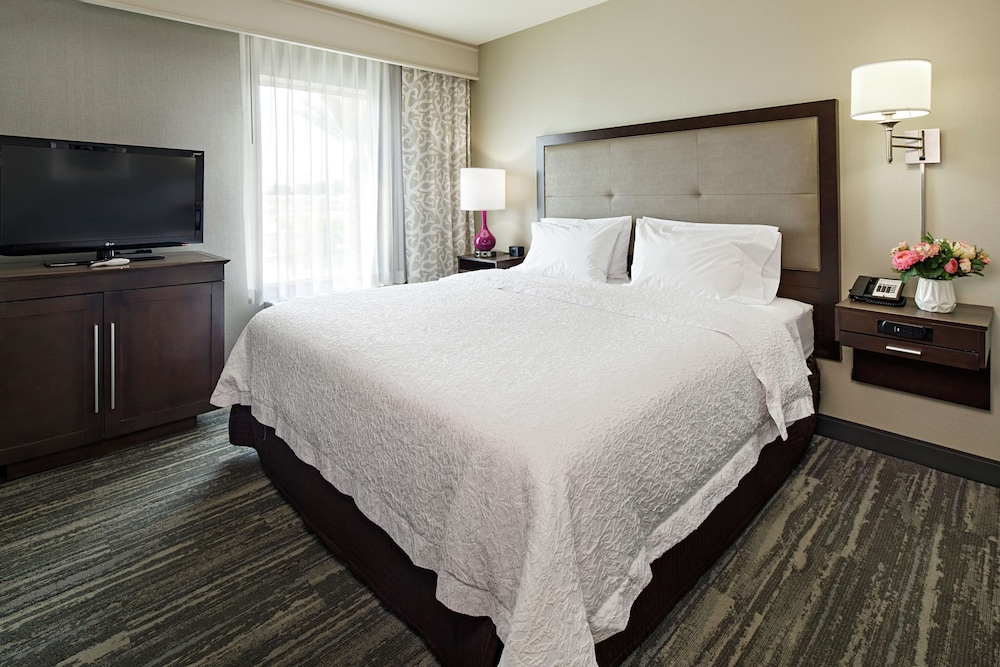 Hampton Inn & Suites Palm Desert 17/64