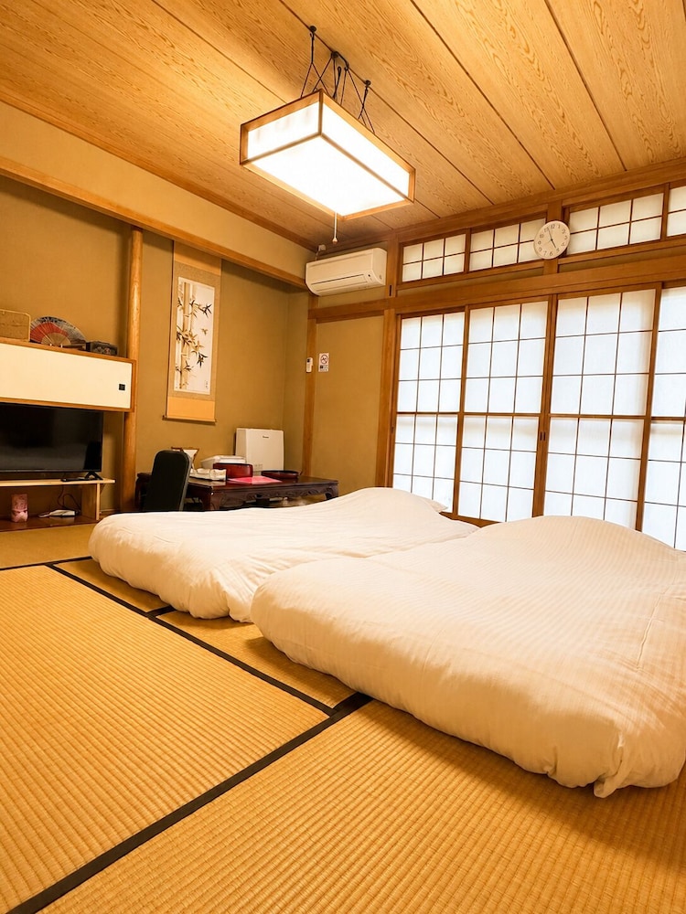 KUMO INN 17/50