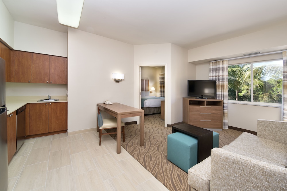 Hawthorn Extended Stay by Wyndham Naples 28/54