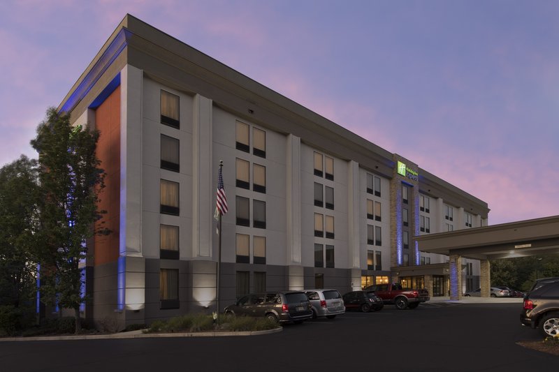 HOLIDAY INN EXPRESS ANDOVER NORTH - LAWRENCE 4/50
