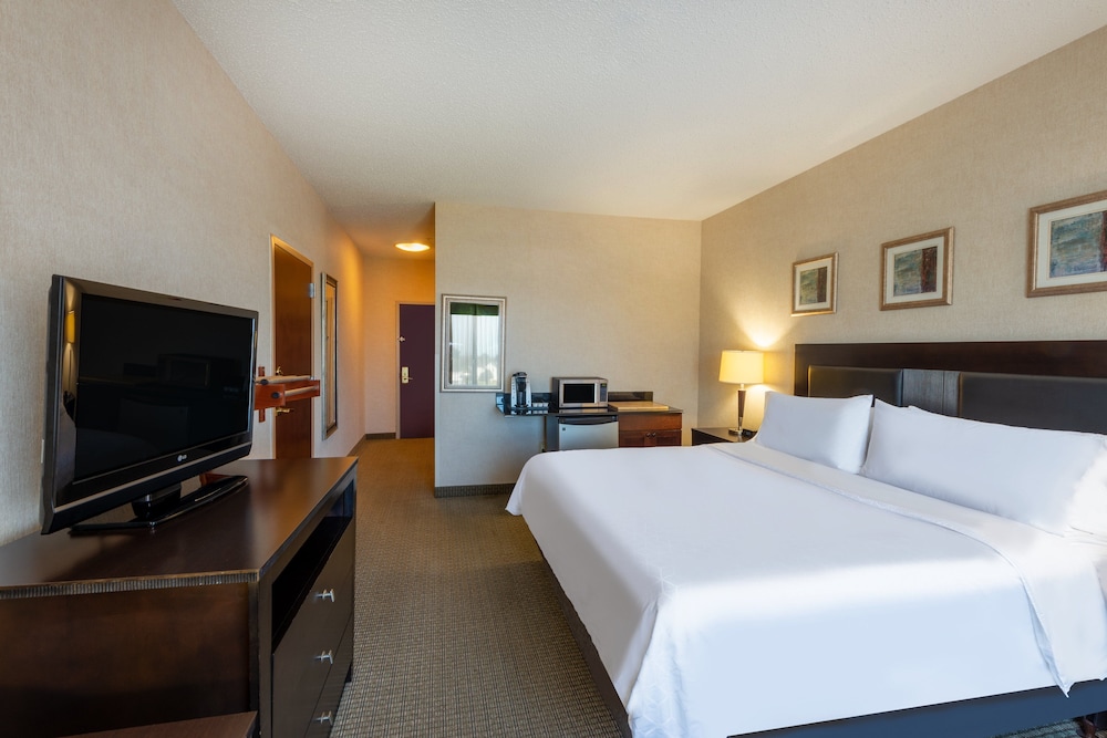 Holiday Inn Express & Suites North East (Erie I-90 Exit 41) 16/60