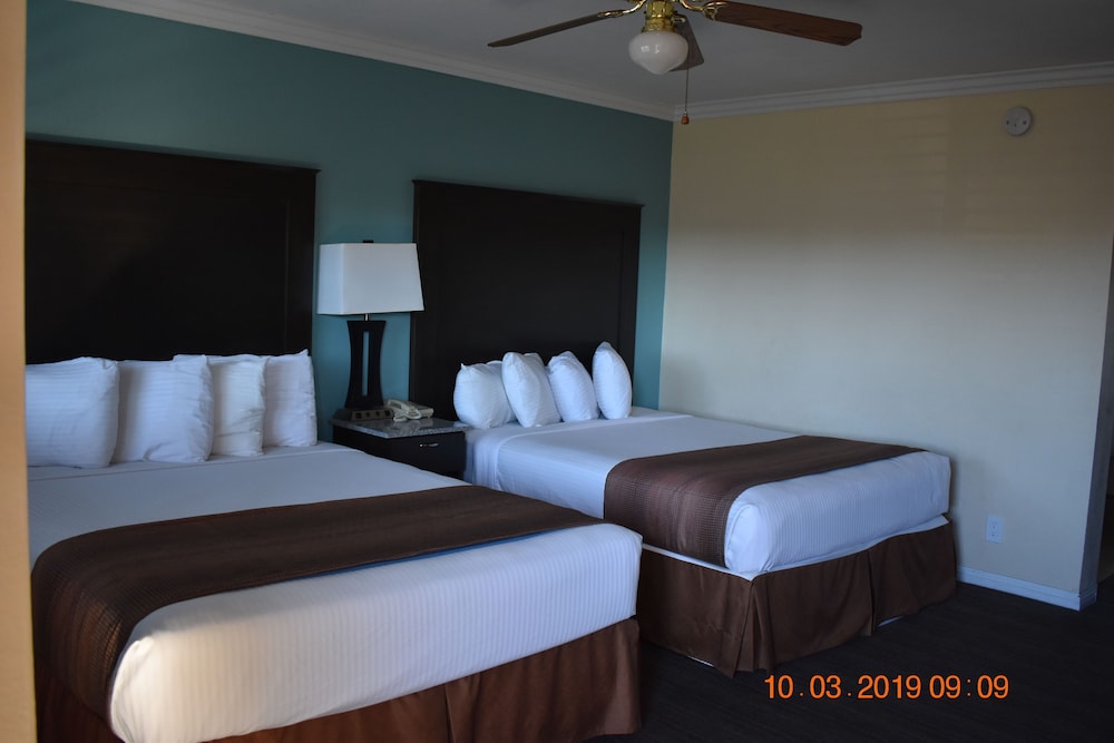 Rockview Inn And Suites 12/54