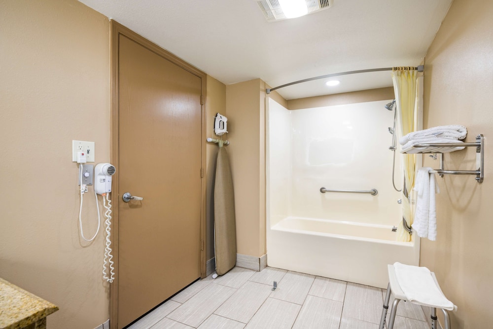 Surestay Plus Hotel By Best Western Poteau 19/36