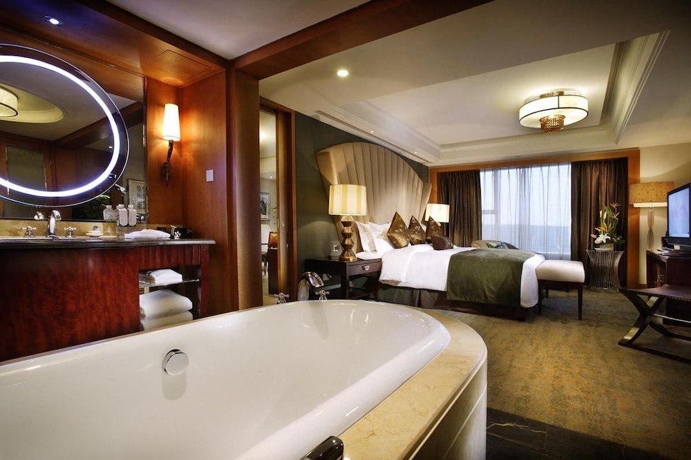 Intercontinental Chengdu Century City 27/82