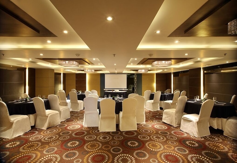 Fortune Select SG Highway, Ahmedabad - Member ITC Hotels Group 32/39