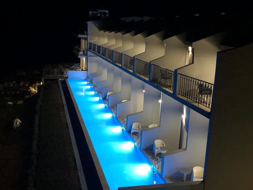 Golden Coast Resort in Zakynthos