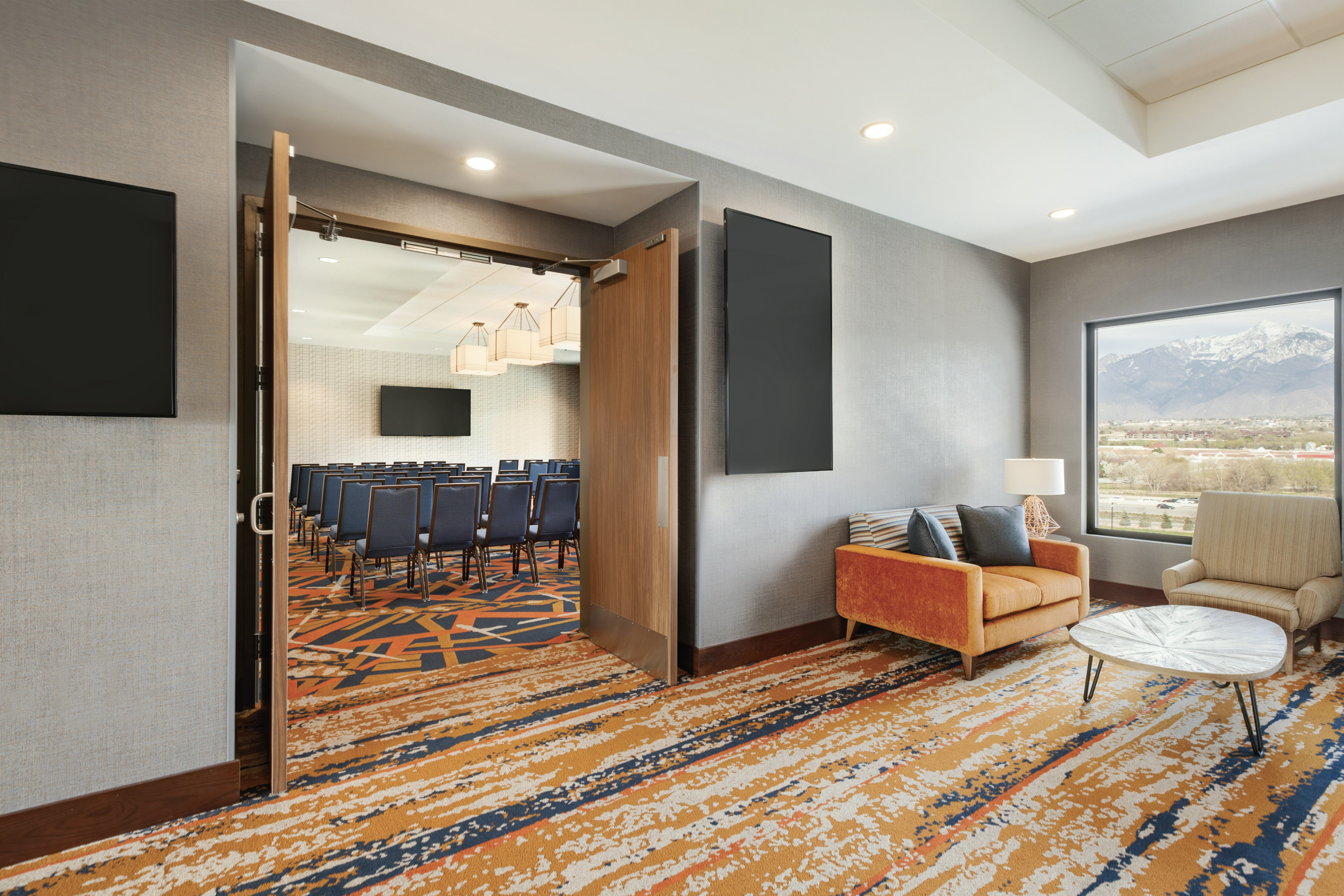 Embassy Suites By Hilton South Jordan Salt Lake City 32/58