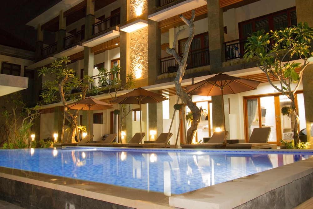 D'Sarian Seminyak 28/30