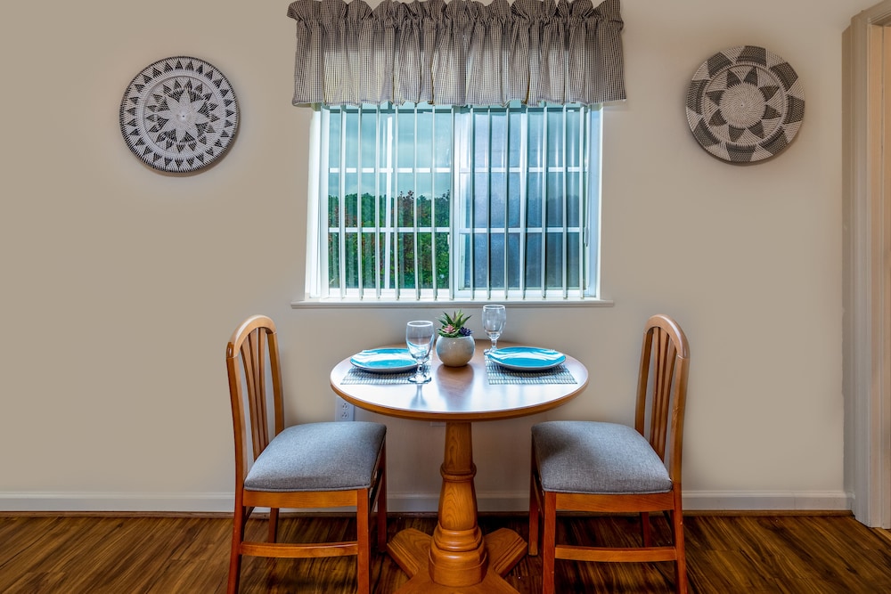 Affordable Corporate Suites of Waynesboro 23/60