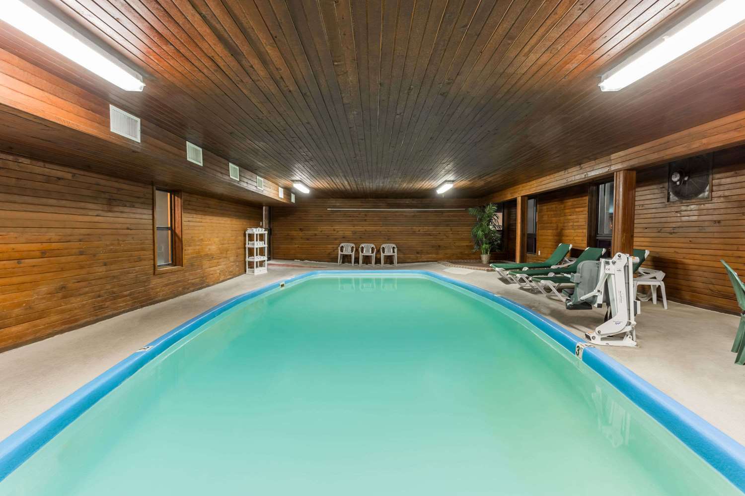 Days Inn by Wyndham Colby 26/32