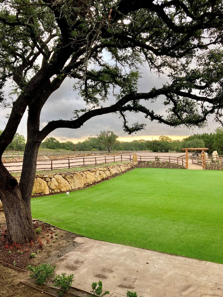 Carter Creek Winery Resort & Spa 33/39