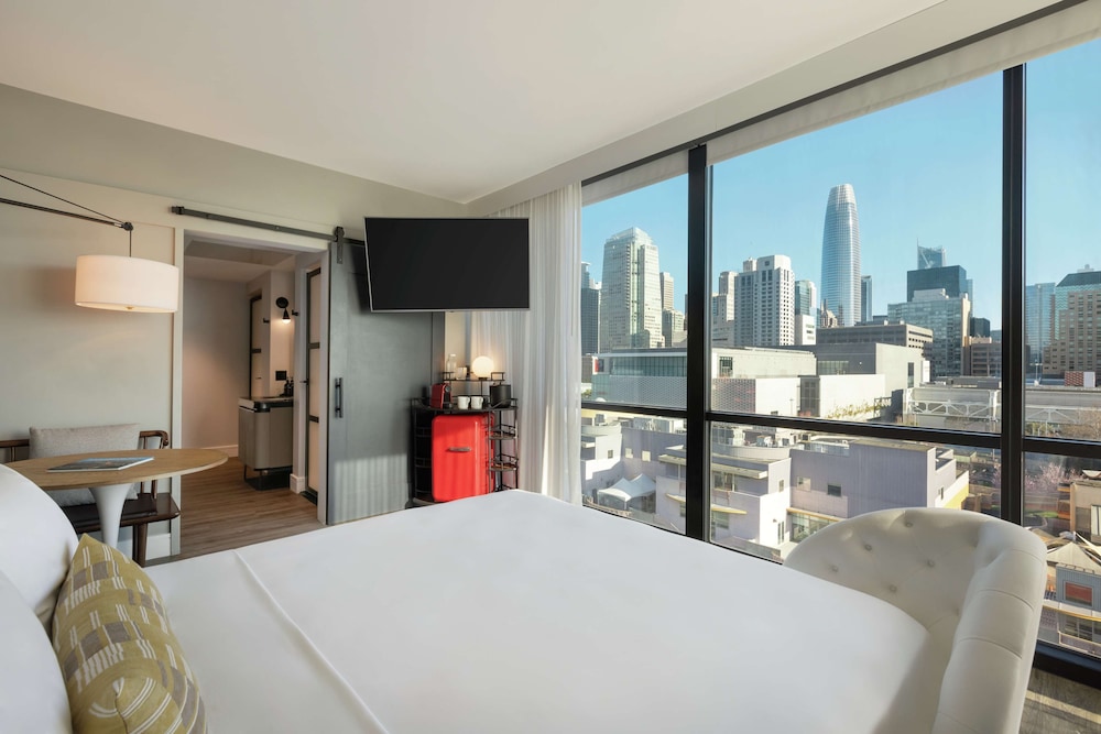 STUDIO, SUITE, KING BED, CITY VIEW
