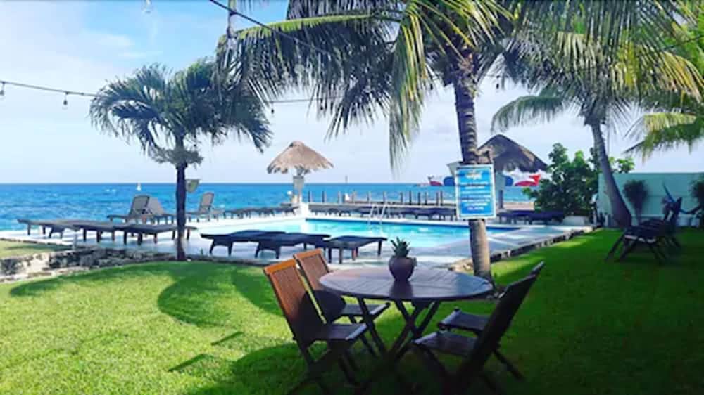 Blue Angel Resort 58/68