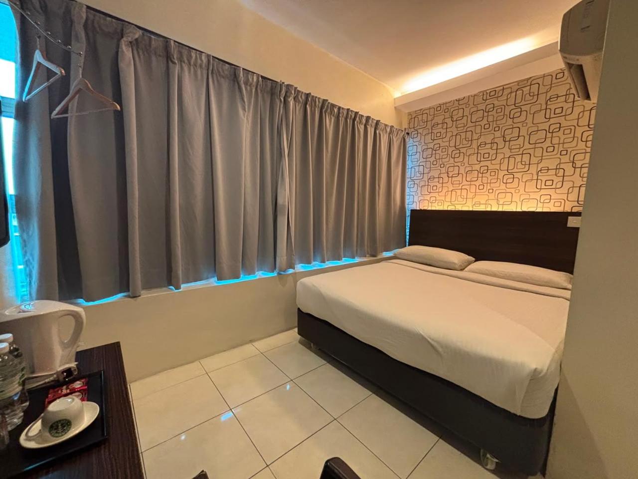 The Regency Garden Hotel 24/50