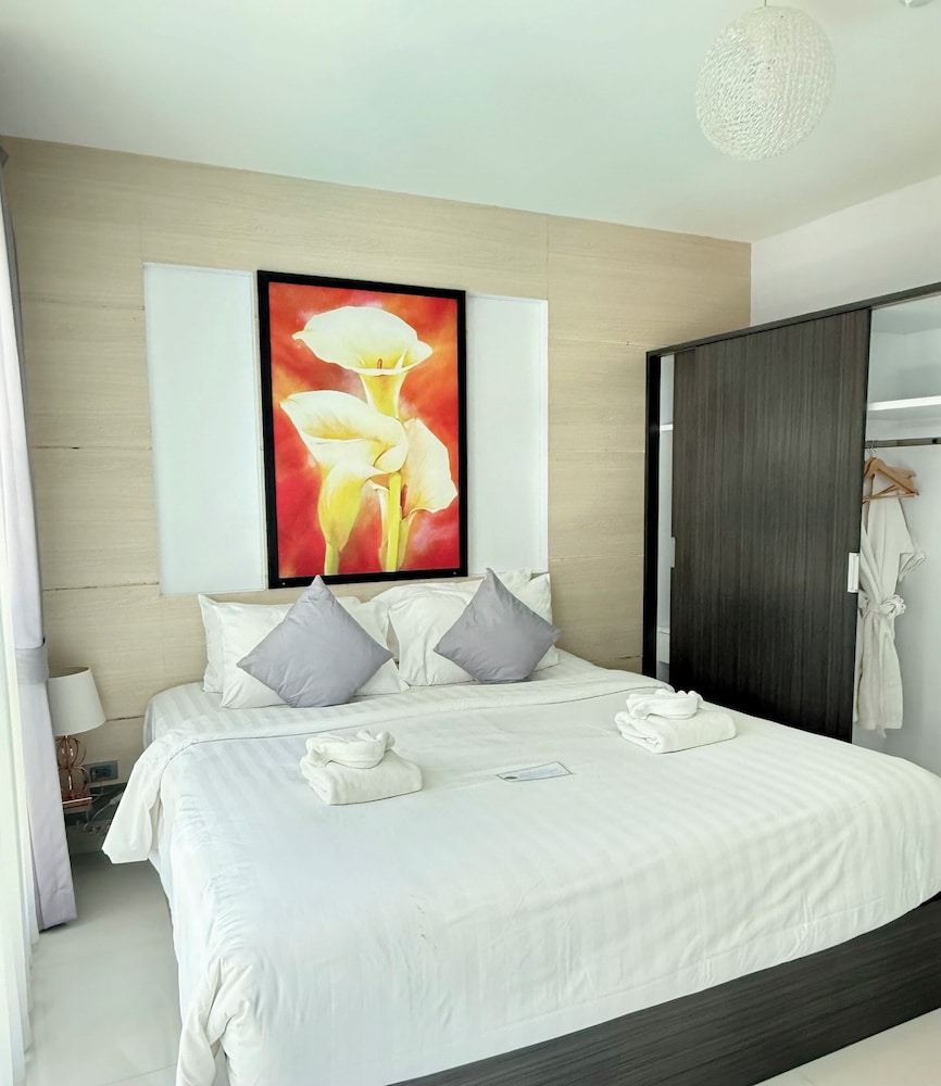 DELUXE, SUITE