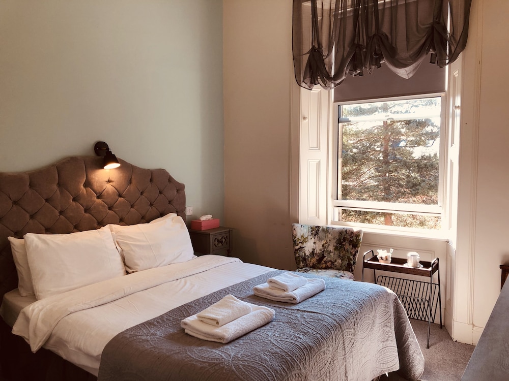 Auld Reekie Guest House 4/25