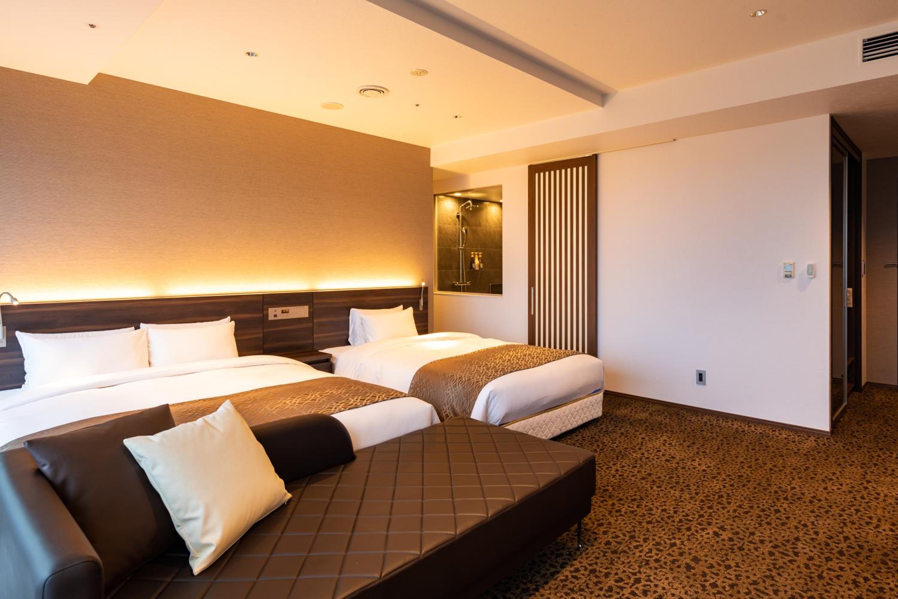 Superior, Twin Beds, with View