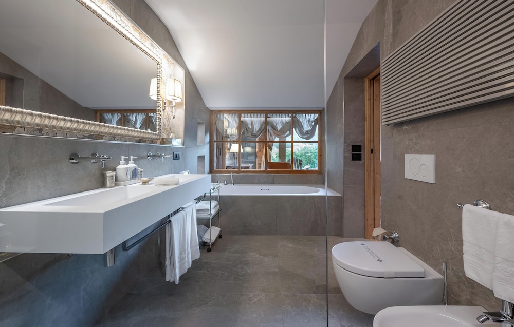 Suite, Sauna, Hot Tub، AUBERGE DE LA MAISON 4/7