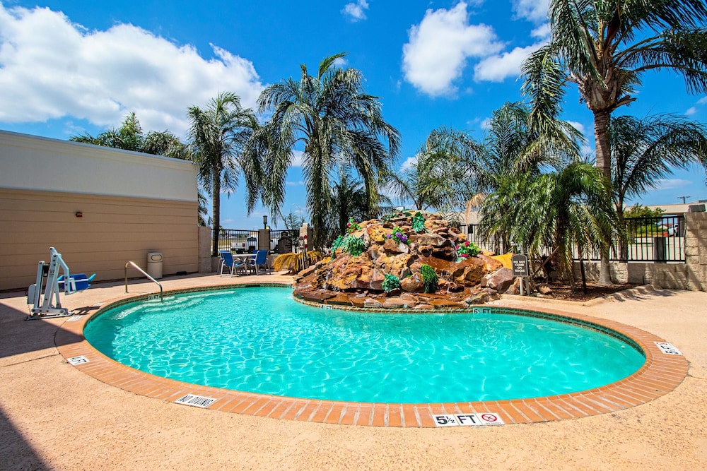 Quality Inn & Suites Robstown TX 21/23