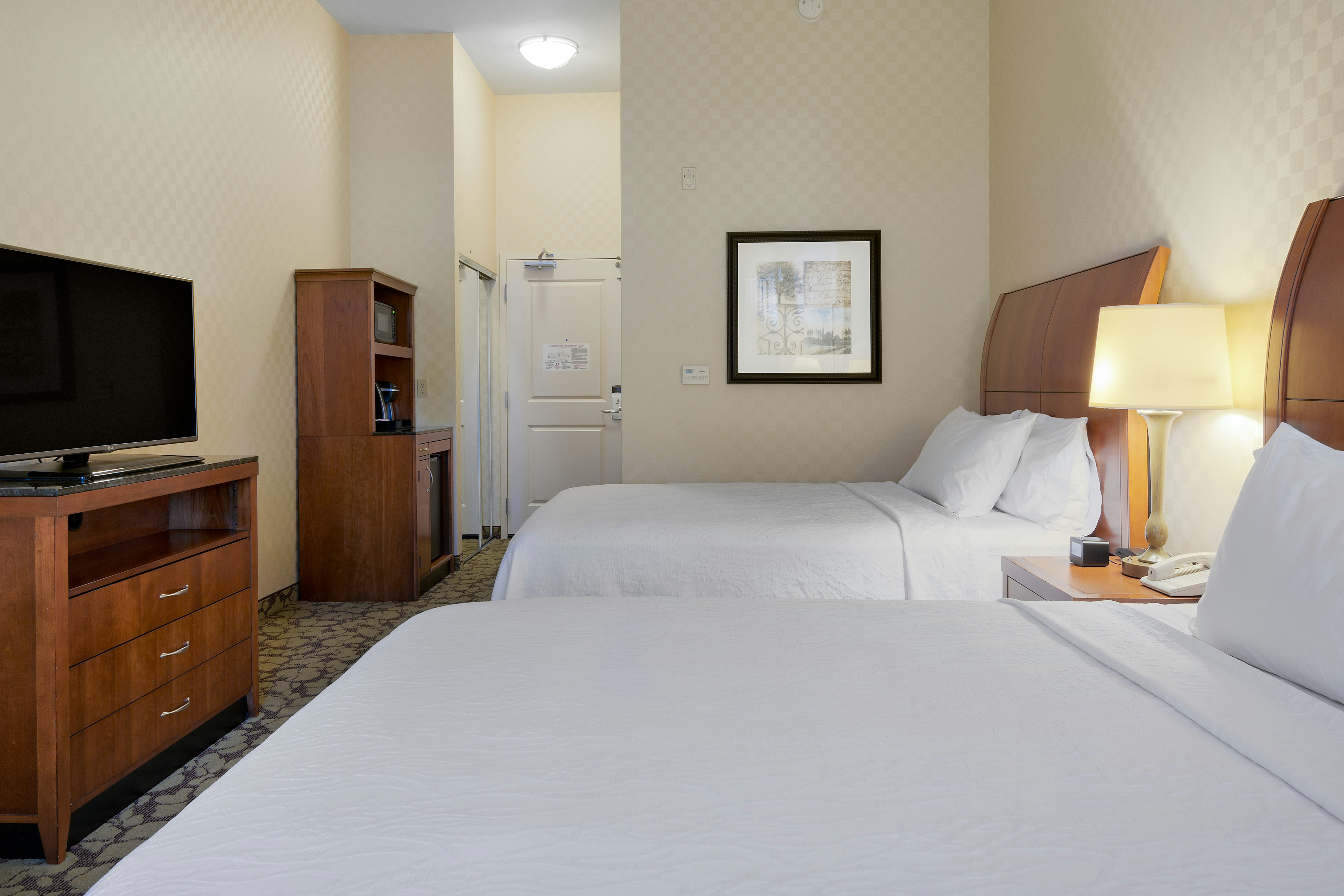 غرفة بسريرين كوين