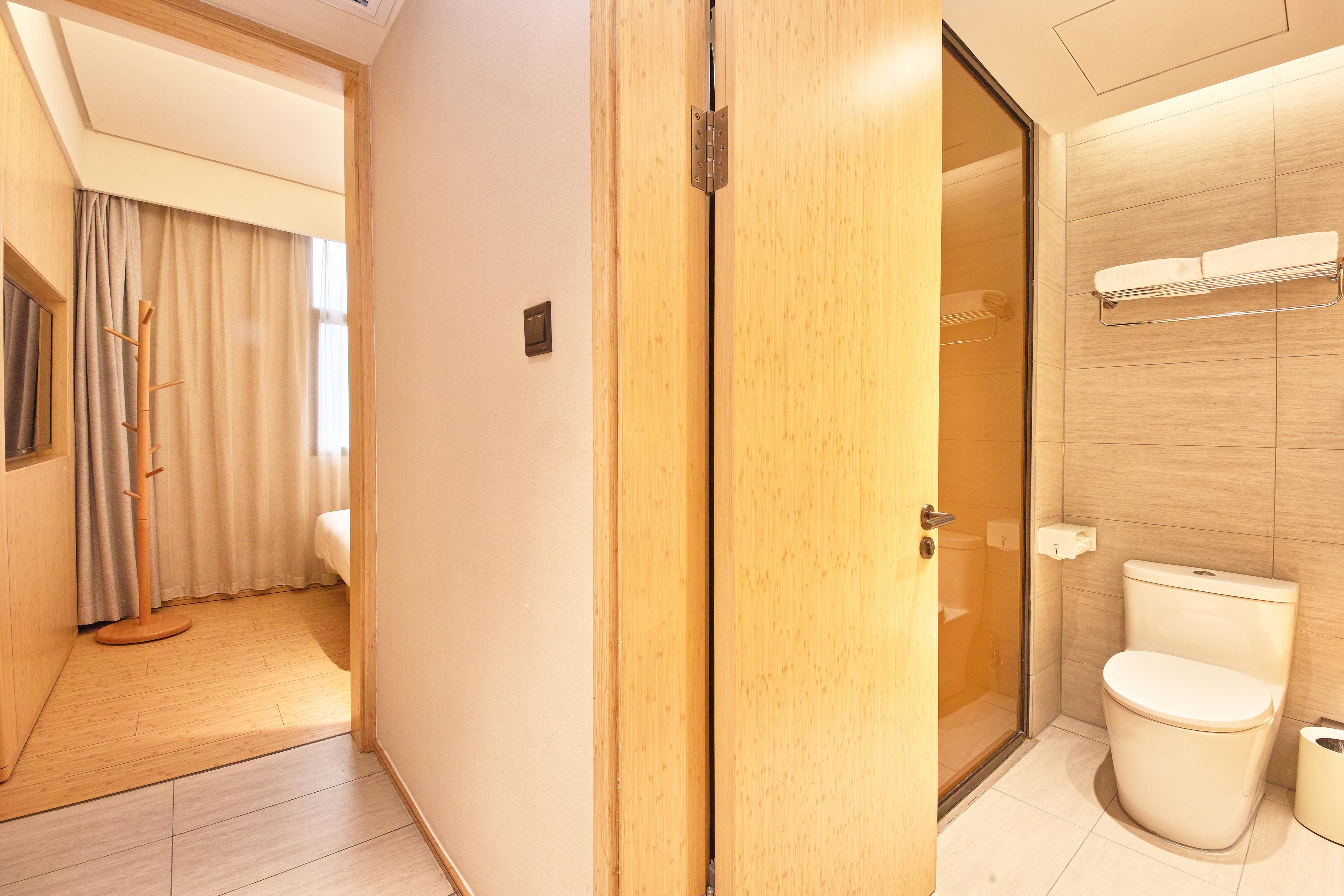 Ji Hotel (Hefei Huaihe Road Pedestrian Street) 43/46
