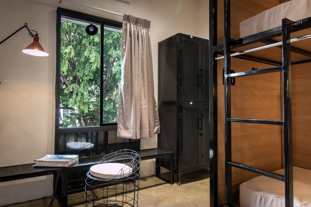 The Brownstone Hostel & Space 49/50