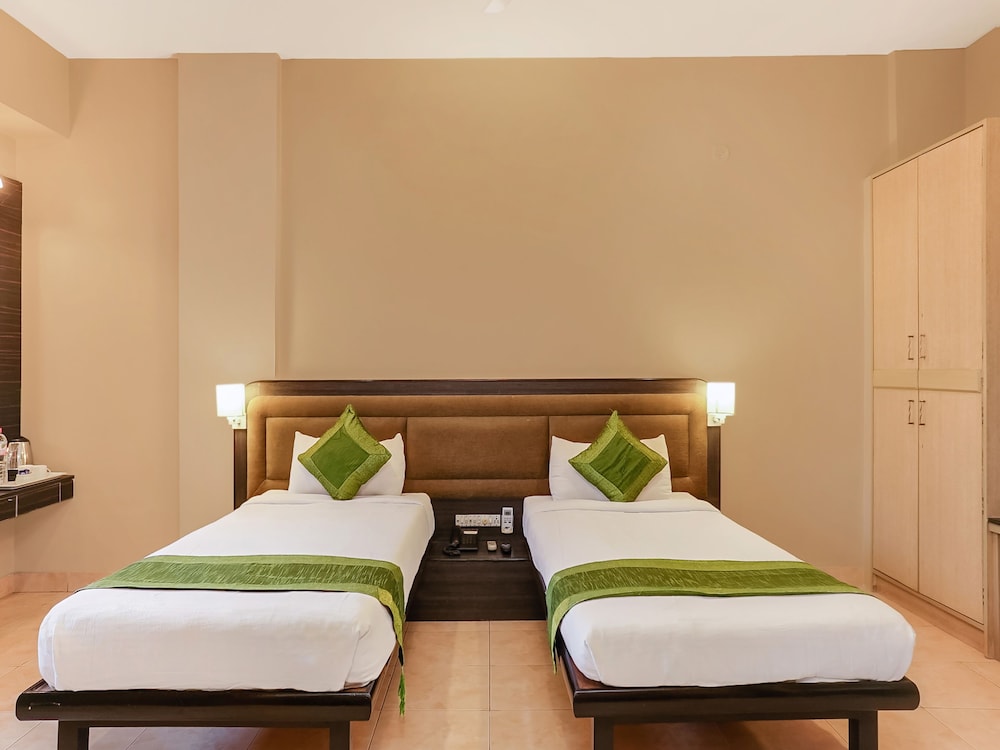 Hotel Niraali Executive 25/65