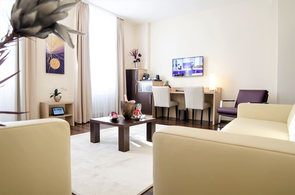 Hotel Merkur 29/52