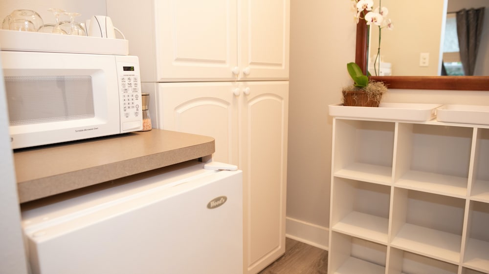 Meranova Guest Inn 49/50