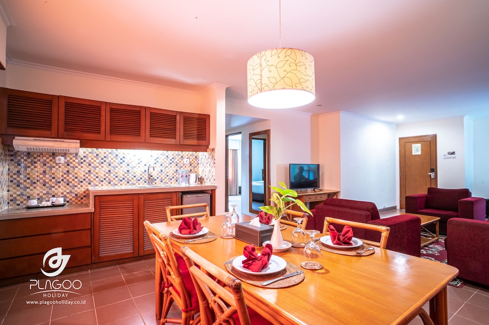 Plagoo Holiday Hotel 57/66