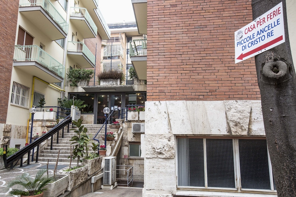 Istituto Piccole Ancelle Di Cristo Re 5/41