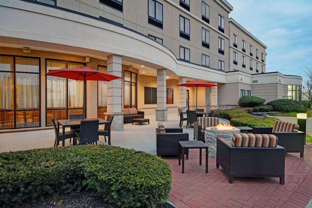 Courtyard By Marriott Republic Aprt Long Island Farmingdale 4/71