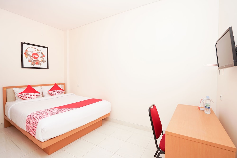OYO 782 Menjangan Residence at Citraland 1 8/17