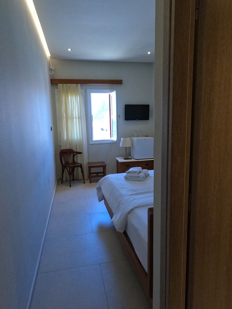 Economy, 1 Double and 1 Single Bed