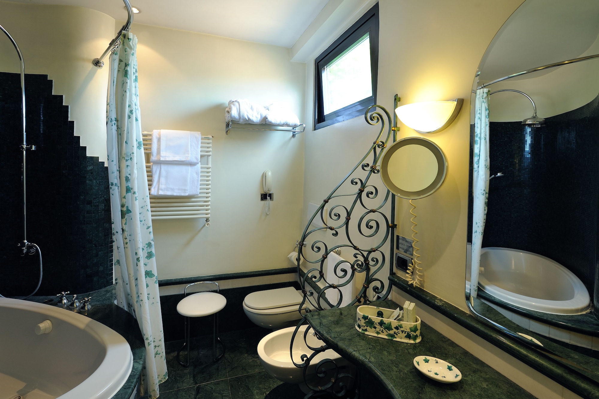 غرفة سوبيريور بسرير مزدوج أو سريرين منفصلين، Hotel Farnese 6/7