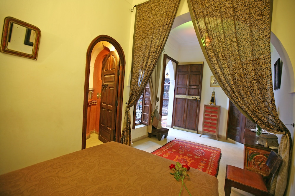 Riad Laora 14/80