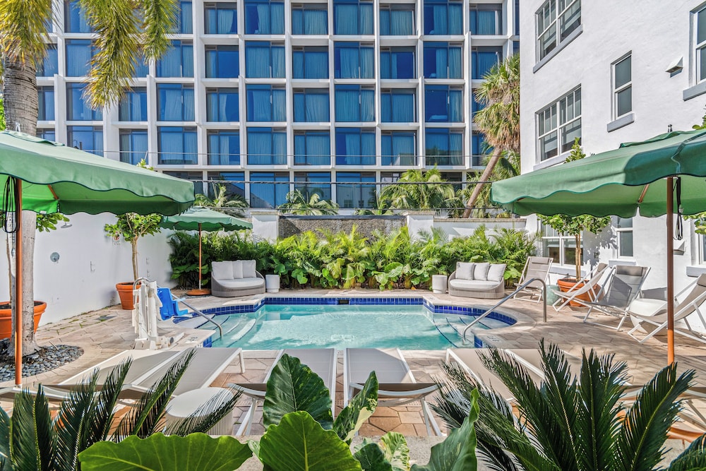 Corendon South Beach Miami 50/61