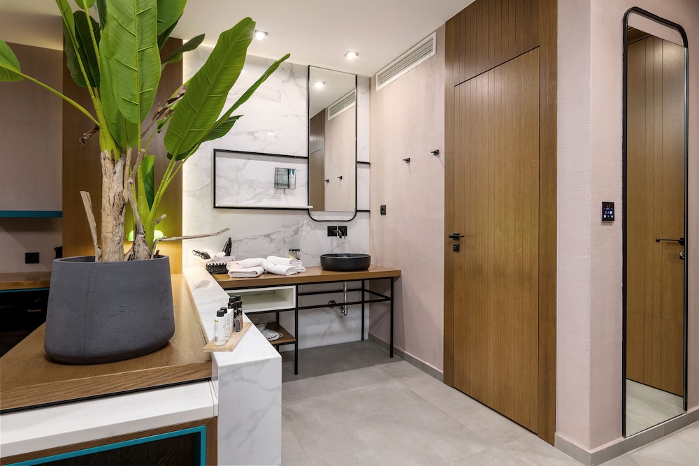 Dyo Suites 34/50
