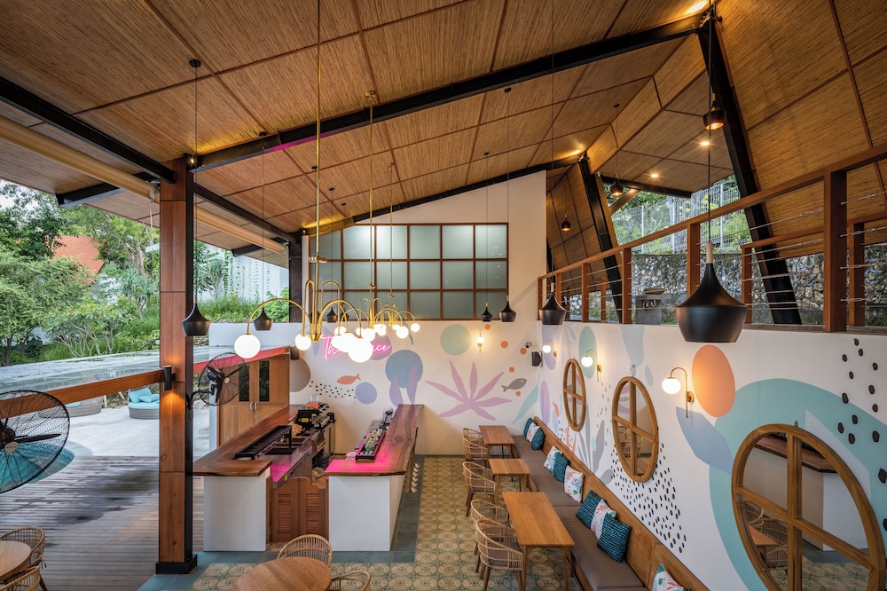 Deep Roots Dive & Yoga Resort 40/50