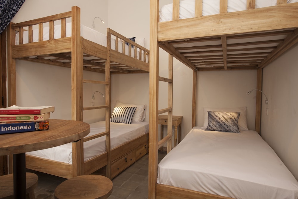 Adhisthana Hotel 36/69