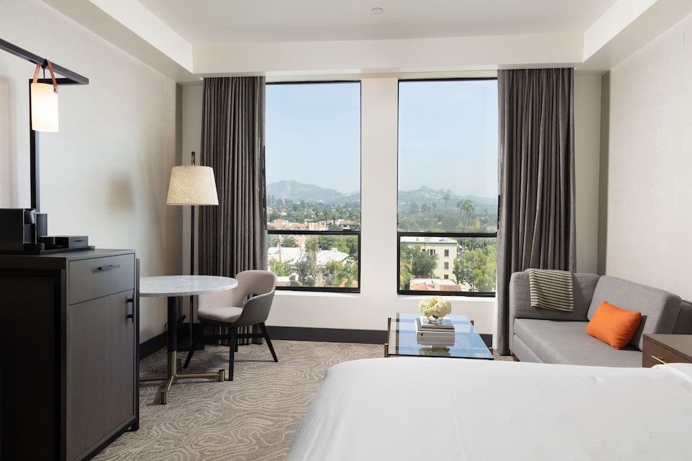 Room at The Glenmark, Glendale, a Tribute Portfolio Hotel, GLENDALE - CA