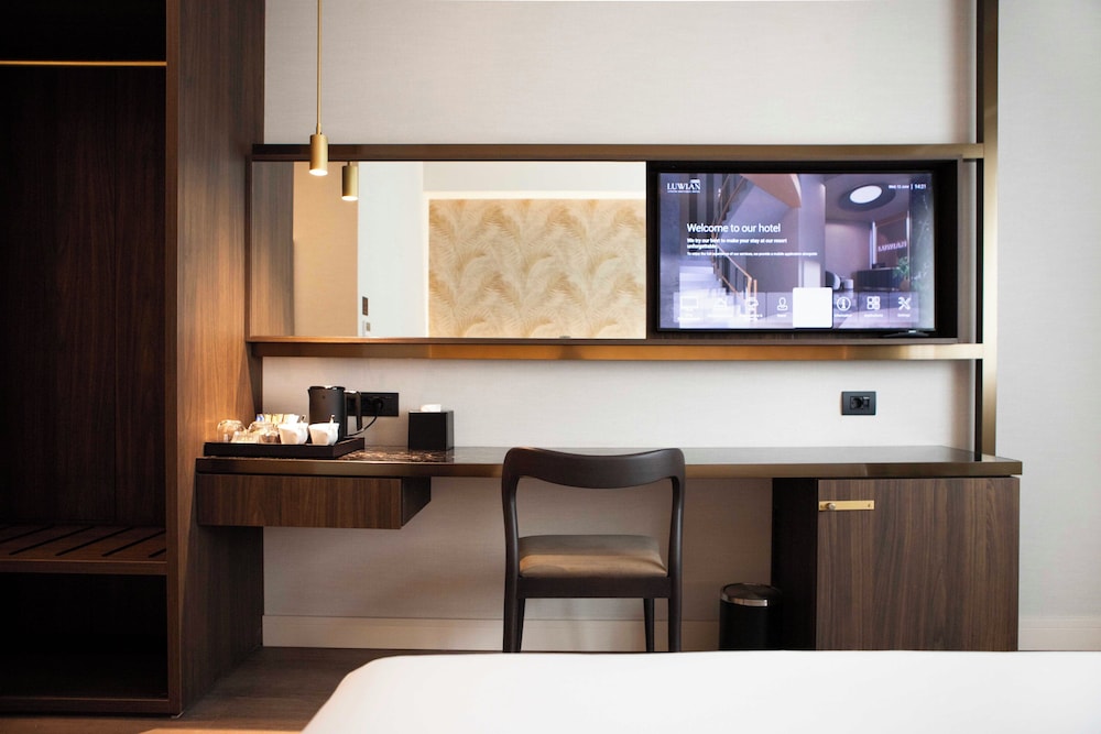 Luwian Athens Boutique Hotel 51/60