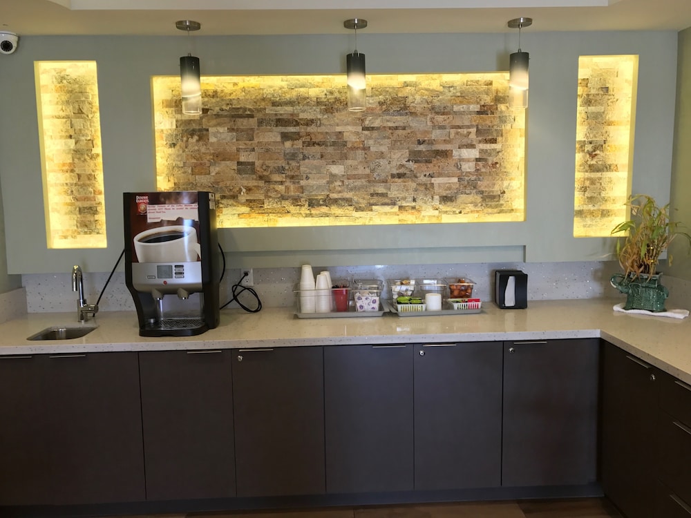 Crystal Inn Suites Spas 5/42