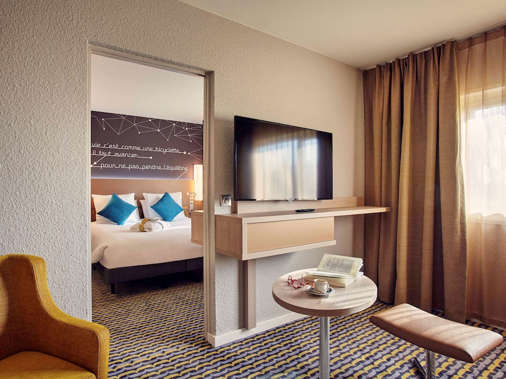 Mercure Paris Sud Les Ulis Courtaboeuf 28/68