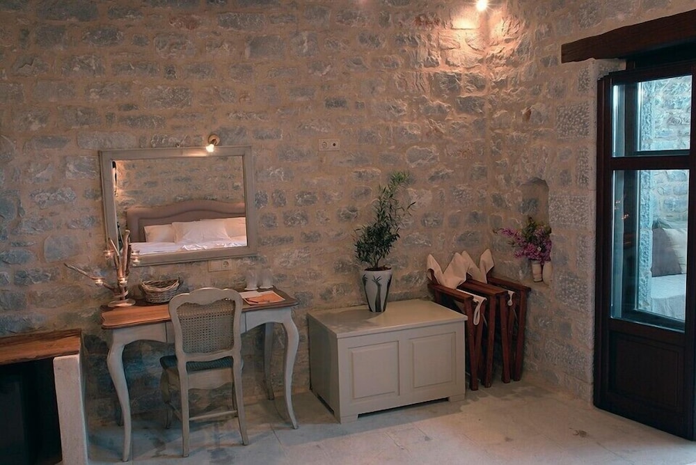 Petra Kai Fos Boutique Hotel And Spa 23/32