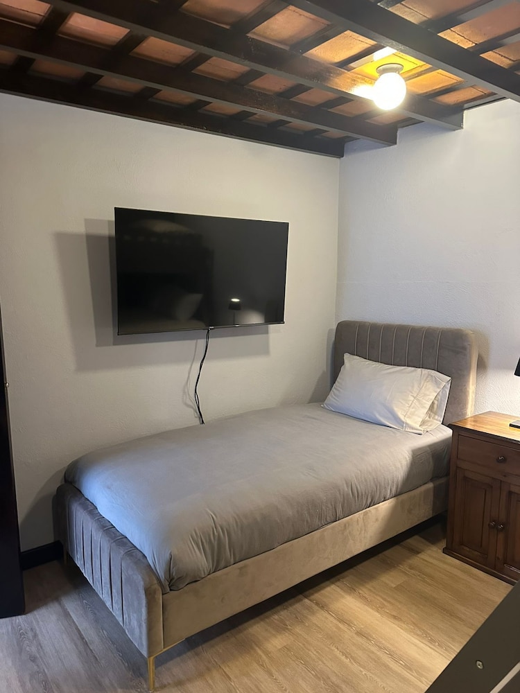3 Bedrooms, Bella, House, Private Residence
