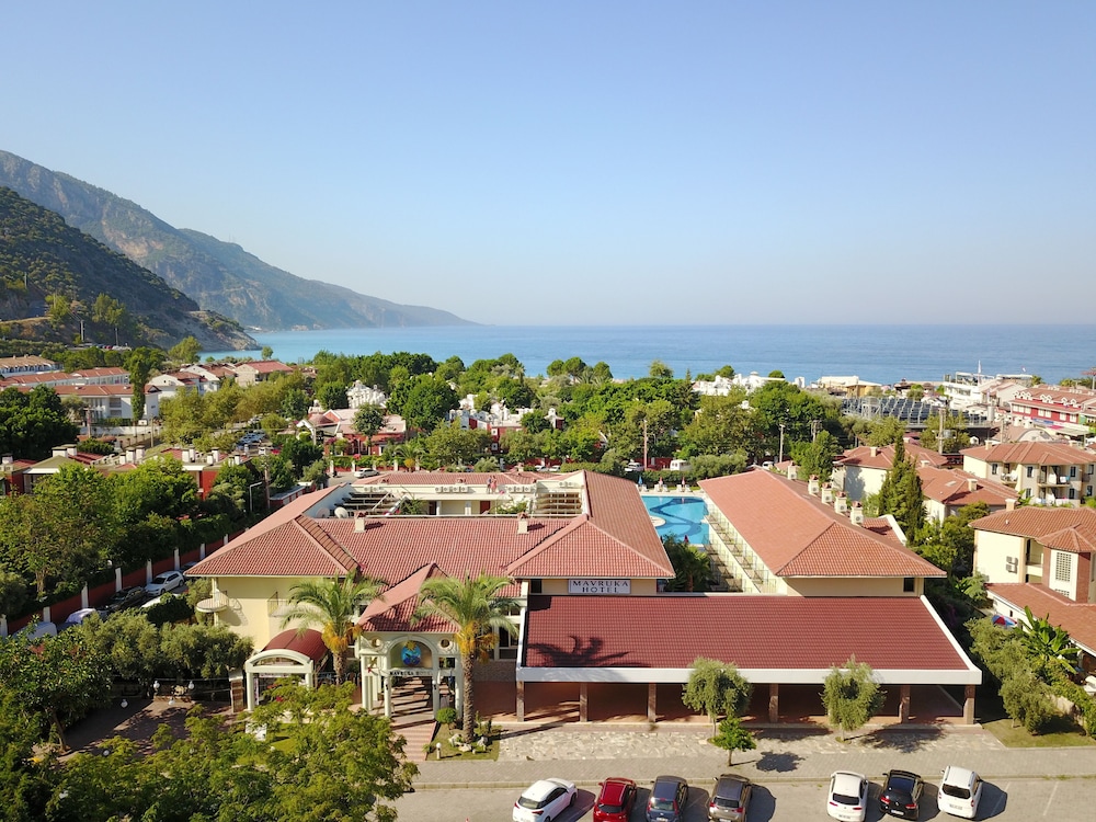 Mavruka Hotel 12/60