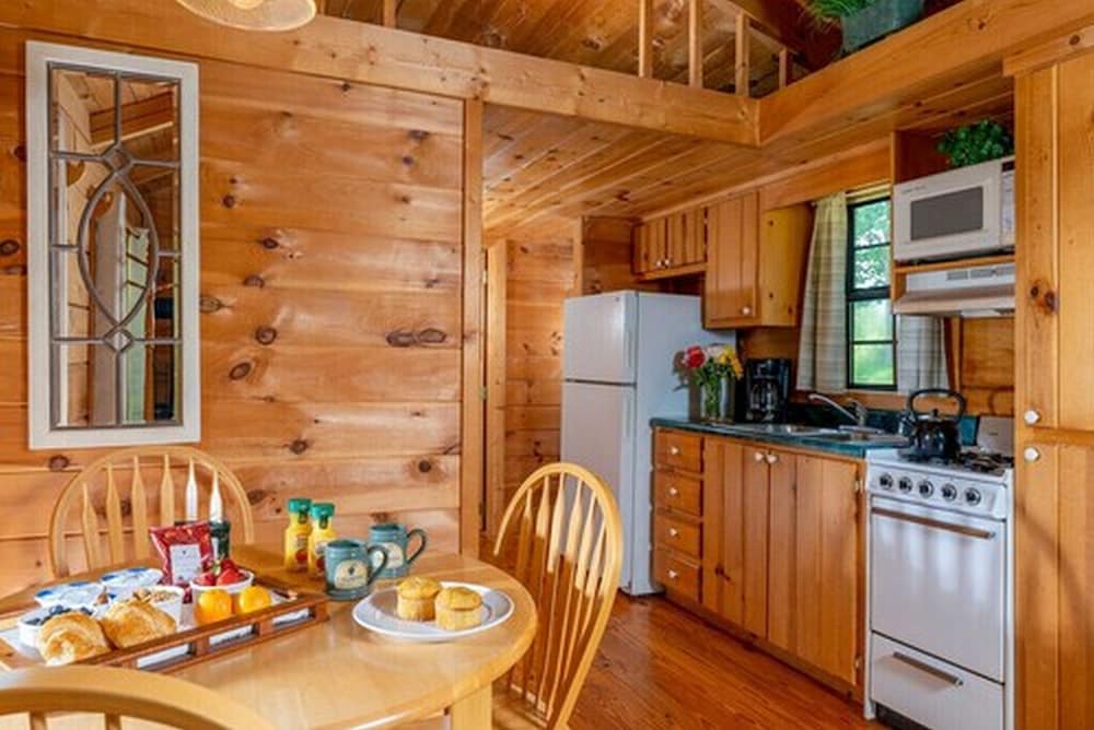 Engadine Inn & Cabins 33/50